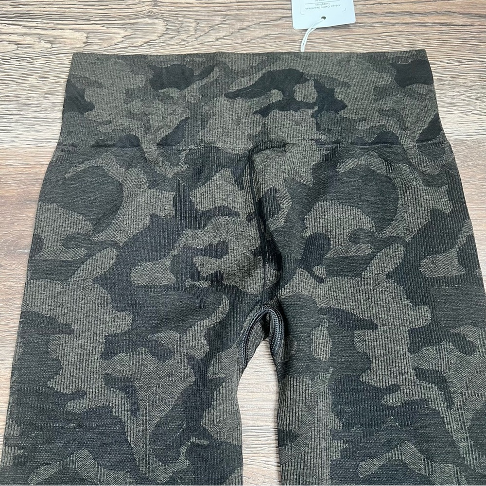 Gymshark Adapt Camo Seamless Leggings - Picture 6 of 8